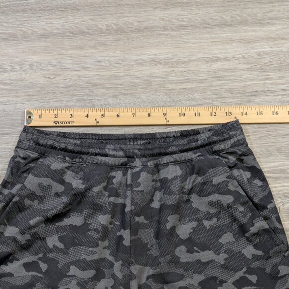 Lululemon Men's Medium Pace Breaker Linerless Shorts Black Camo Athletic Gym - Picture 7 of 9